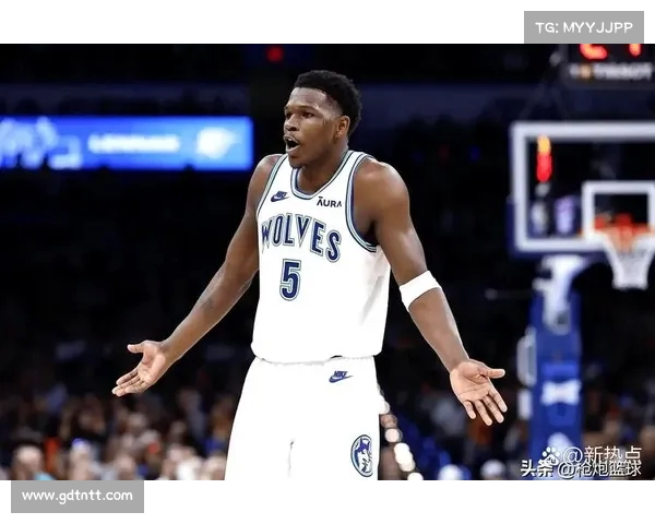 爱德华兹展望未来:感谢球迷的陪伴,明年必定回归!(爱德华兹赛季集锦) 爱德华兹展望未来:感谢球迷的陪伴,明年必定回归!(爱德华兹赛季集锦)